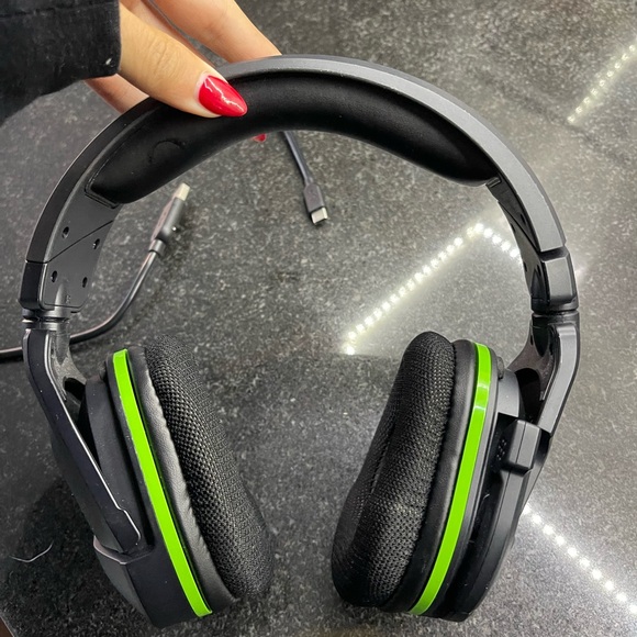 Rarely used Turtle Beach Xbox headset - Picture 4 of 6